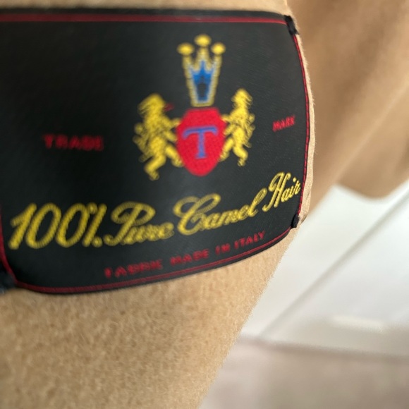 Beautiful camel hair, coat with belt and two front pockets - Picture 4 of 4